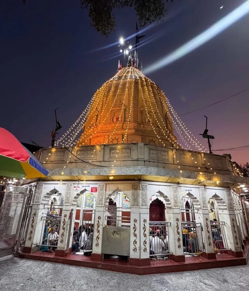 Kalkaji Mandir illuminated at night in New Delhi