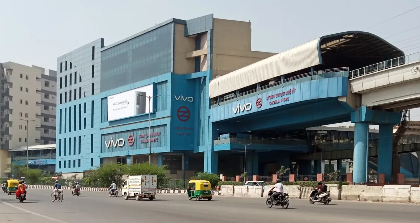Exterior of Okhla NSIC Metro Station in New Delhi